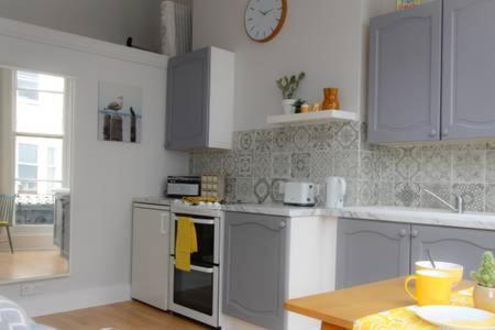 Striking Seaside One Bed Balcony Flat In Brighton 아파트 외부 사진